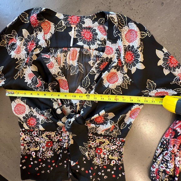 Free People tie front blouse. Size XL. - Picture 6 of 15